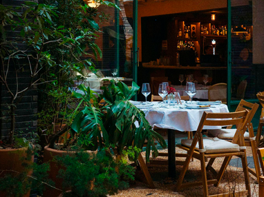 FRAN ULTRAMARINOS, OSTRAS Y VINOS ROMA:  UNA NUEVA JOYA GASTRONÓMICA